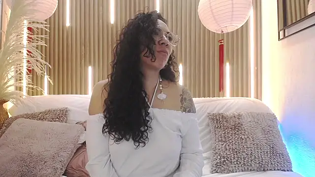 Velvet_Curly live