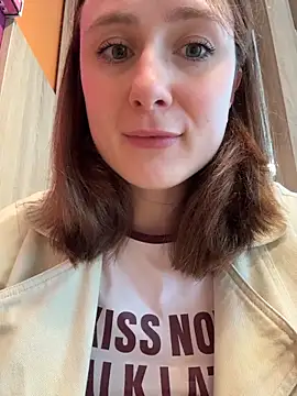 Dina_Tease live