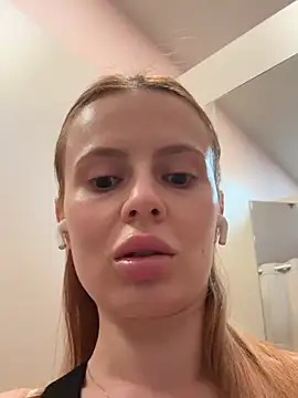 uhlala__ live