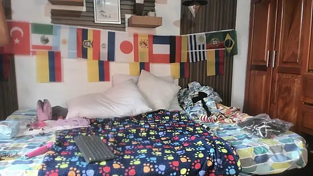 Evaa_campbell live