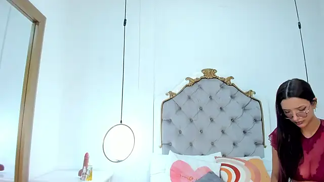 carolaine_adams live