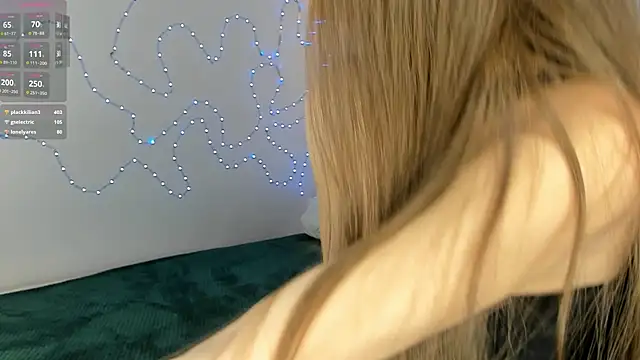 Raevella live