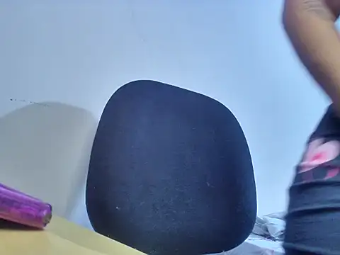 julypretty live