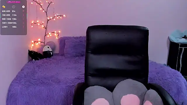 Laura_Olssen27 live