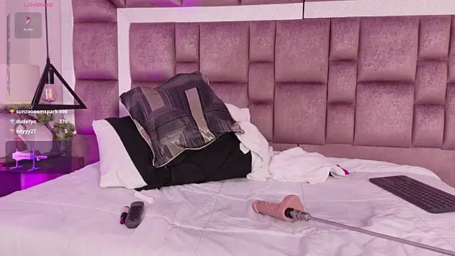 I_Am_Anniee live