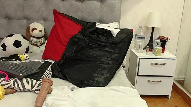 ScarlettGreen_ live