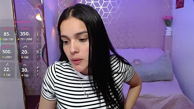 Victoria_Pivet live