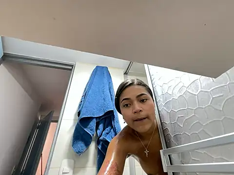 Ariaanaa_grey live