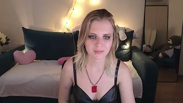 Viki_Charm live
