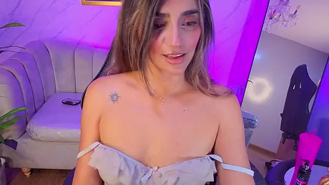 agatha_brooks_t live