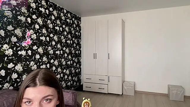 NeidaGowing live