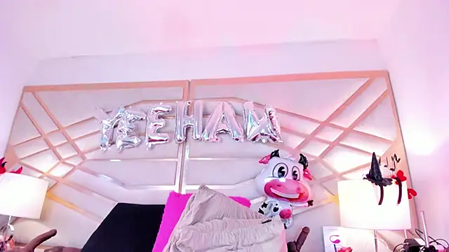 sophie-newton live