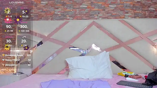 lucy_davies live