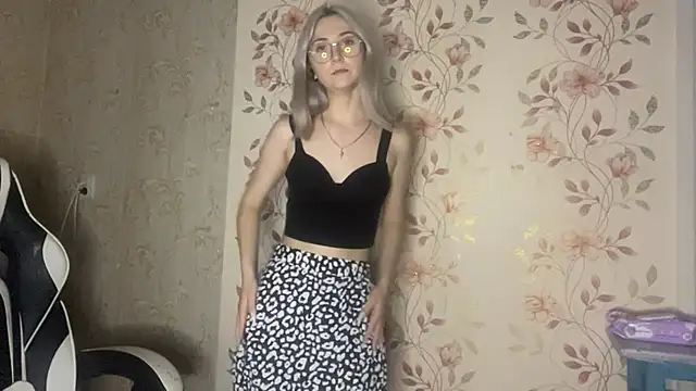 WhitePowerGirl live