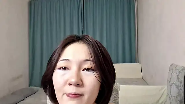 Lyndasilk live
