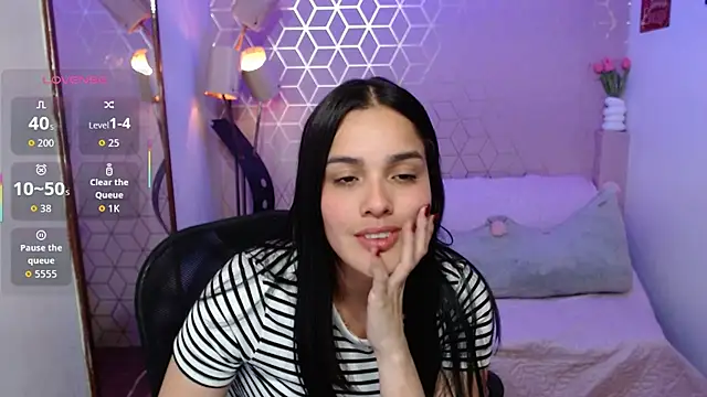 Victoria_Pivet live