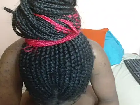 maya_nyla live