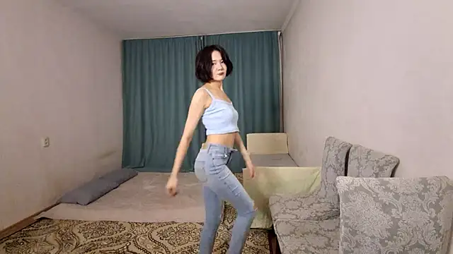 Lyndasilk live
