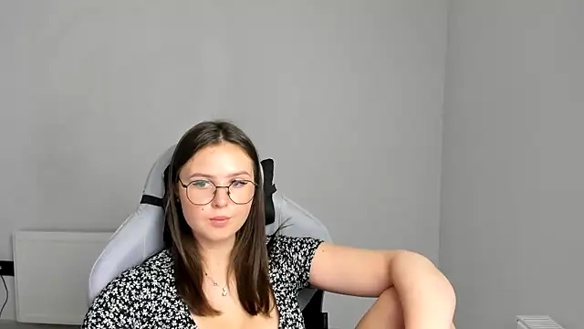 Regina_cute_ live