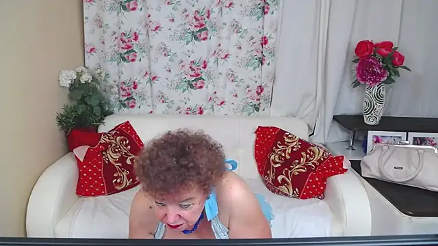 YourHotGranny live