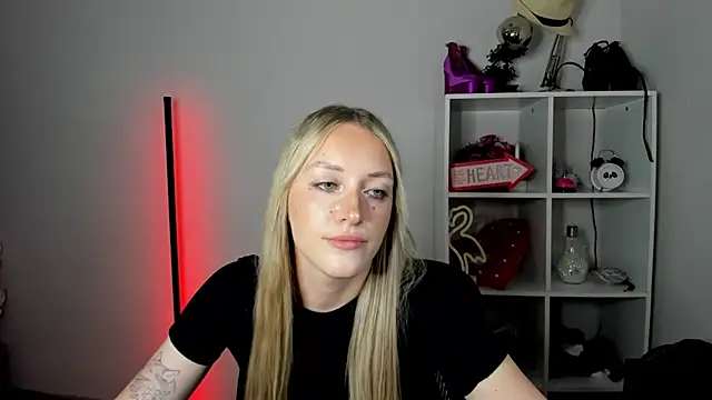 EvelynBlond live