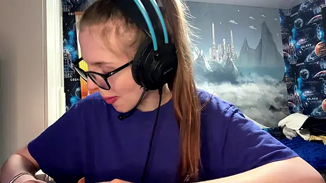 Elira_Breeze live