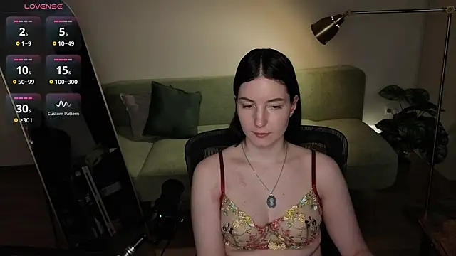 Naomi_Velvet profile