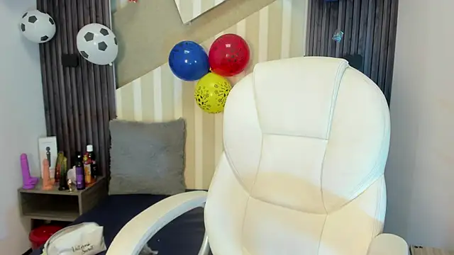 MadisonYoung000 live