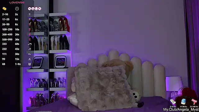 Angela_Myst live