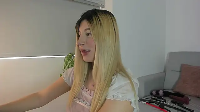 MindyDollSquirt live