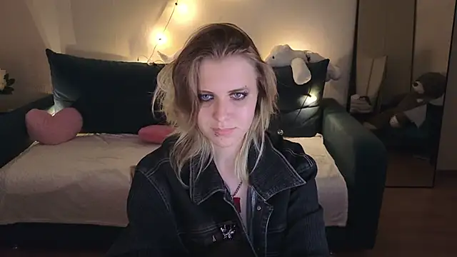 Viki_Charm live
