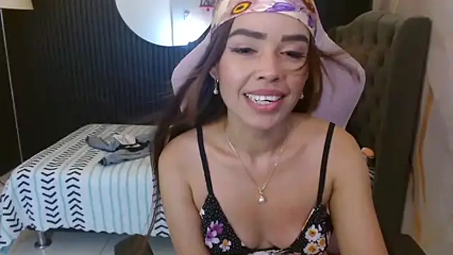 naomis_36 live