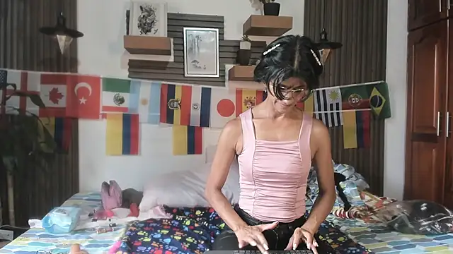 Evaa_campbell live