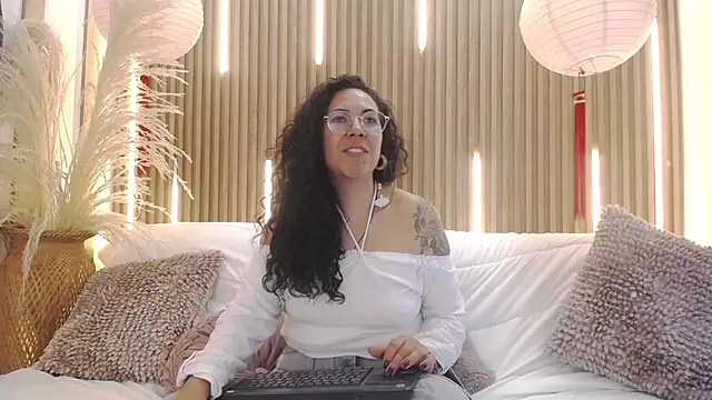 Velvet_Curly live