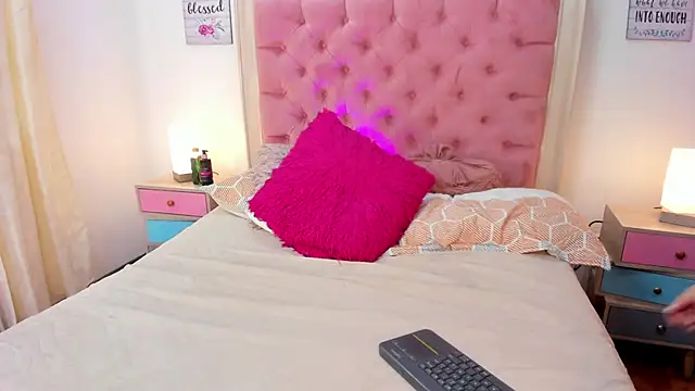 AmbarClarck live