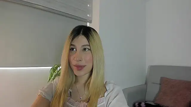 MindyDollSquirt live
