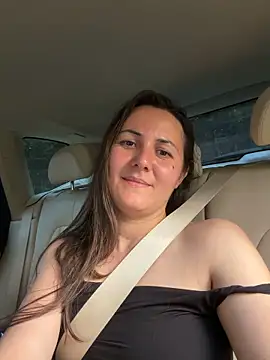 BrunetteNymph live