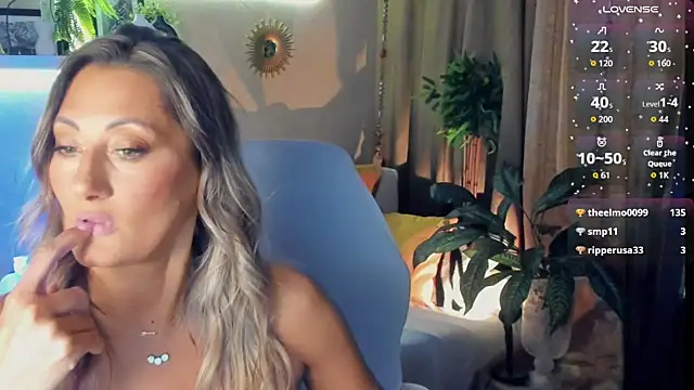 SarahAlluring live