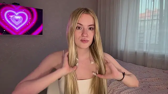 Between_Eeys live