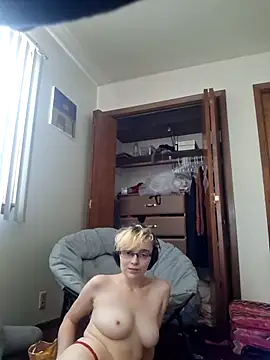 Little_Miss_Needy live