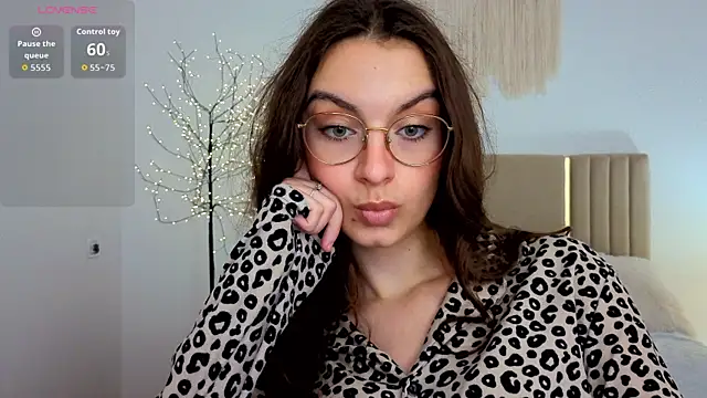 Real_cutie1 live