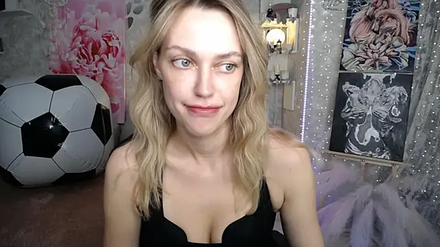 NickyAdamidi live