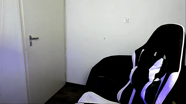 ShyHotNerd live
