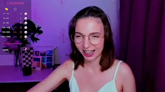 KindHazelHere_ live