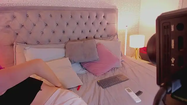 LanaJones_ live