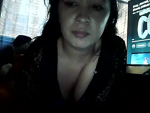 Chiquilove27 live