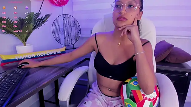emma_brooks_ live