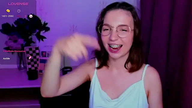 KindHazelHere_ live