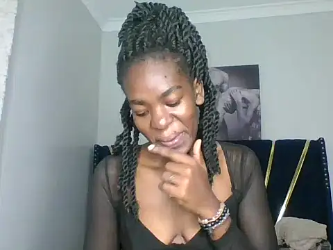 Lola_Allure live