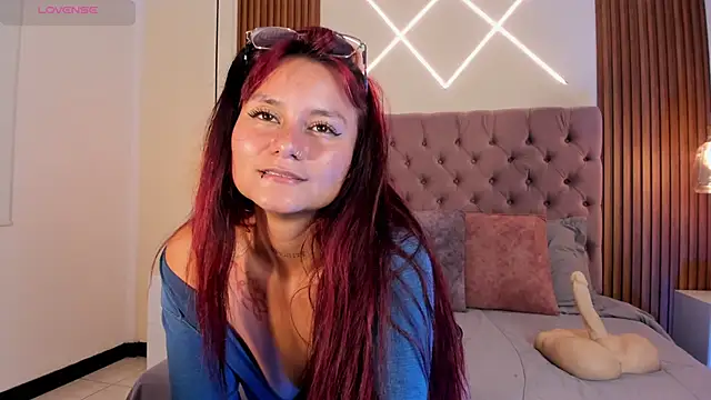 Miiaa_jones live